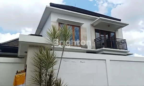 image HUNIAN ESTETIK 2 LANTAI DI LOKASI STRATEGIS – SIAP HUNI & FULL FURNISHED (6)