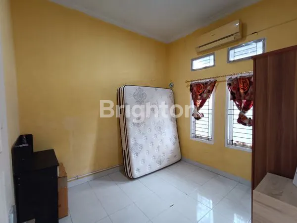image RUMAH FULLY FURNISHED SIAP HUNI DI JL DEMOKRASI (4)