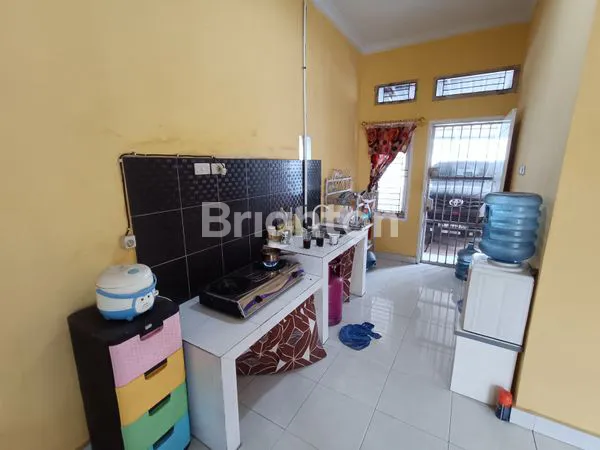 image RUMAH FULLY FURNISHED SIAP HUNI DI JL DEMOKRASI (3)