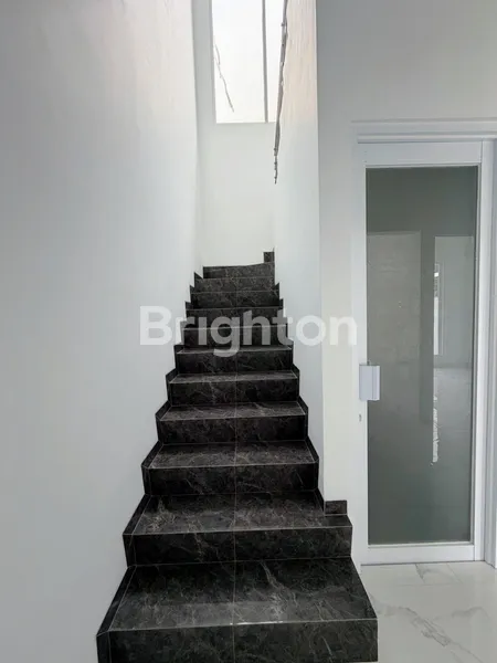 image MODERN MINIMALIS RUMAH CITRALAND BUKIT PALMA !! (8)