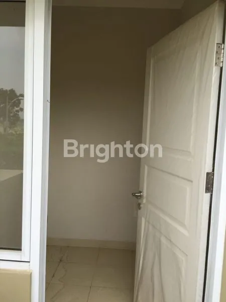 image RUMAH DI SEWA KAN SIAP HUNI GADING SERPONG TANGERANG (8)