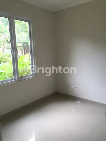 image RUMAH DI SEWA KAN SIAP HUNI GADING SERPONG TANGERANG (4)