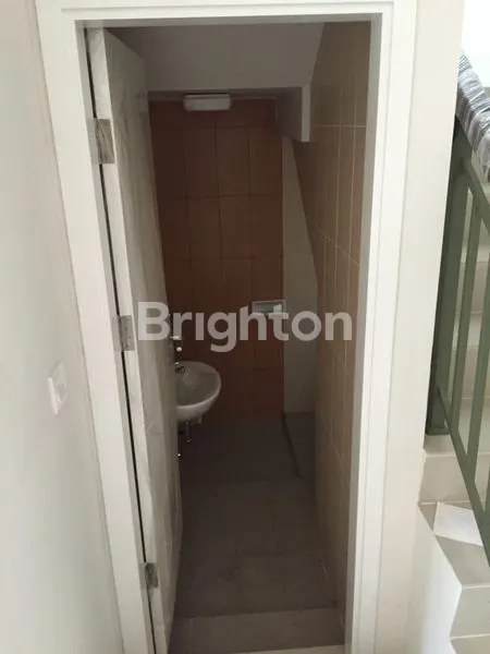 image RUMAH DI SEWA KAN SIAP HUNI GADING SERPONG TANGERANG (7)