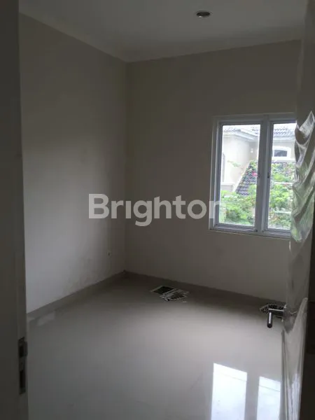 image RUMAH DI SEWA KAN SIAP HUNI GADING SERPONG TANGERANG (6)