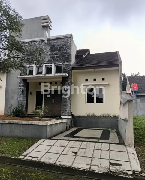 image RUMAH IDAMAN DI BSB CITY MINIMALIS MODERN | HADAP SELATAN | VIEW TAMAN KOMPLEK (1)