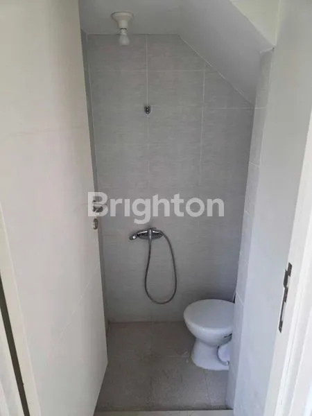 image DISEWAKAN RUMAH NORTWEST 2 LANTAI (7)