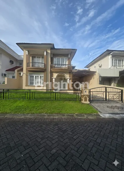 image RUMAH CANTIK, STRATEGIS, FULL FURNISHED (1)