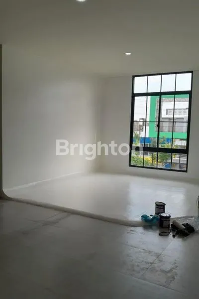 image RUKO KOMERSIAL 3 LANTAI, LOKASI STRATEGIS, TIERRA SOHO, DARMO HARAPAN, SURABAYA, TANJUNGSARI, SUKOMANUNGGAL, JAWA TIMUR (3)