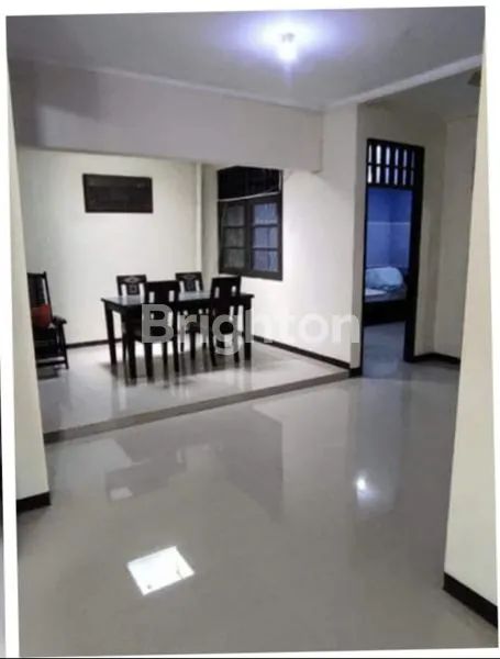 image RUMAH PAMULANG ESTATE 300 M2 / 150 M2 , 4+1 KT / 2+1 KM , SHM , 2200 WATT , 2.5 M (2)