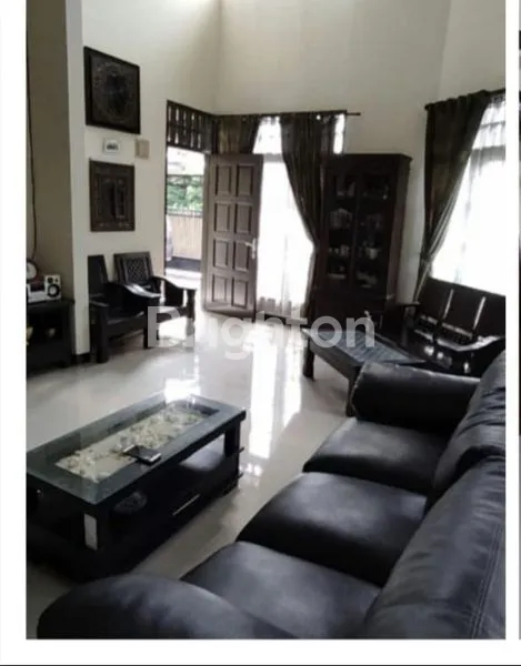 image RUMAH PAMULANG ESTATE 300 M2 / 150 M2 , 4+1 KT / 2+1 KM , SHM , 2200 WATT , 2.5 M (4)