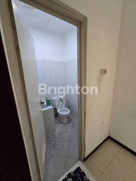 image DIJUAL CEPAT! RUMAH NYAMAN DI ROYAL KETINTANG REGENCY (2)