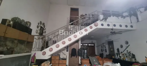 image RUMAH 2 LANTAI LT/LB 200 M² DI WONOCOLO, SURABAYA (1)