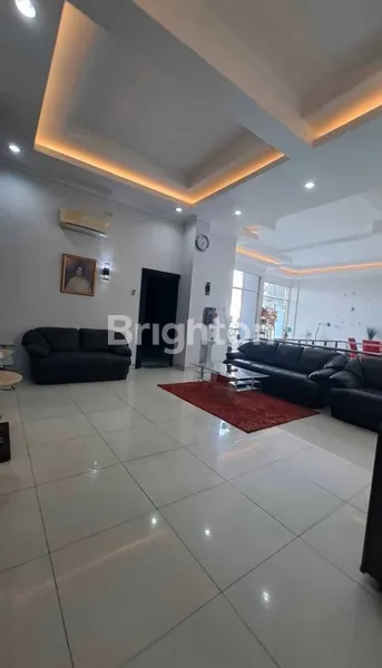 image RUMAH ISTIMEWA FULL FURNITURE DI PAKUWON CITY PURI ASRI SURABAYA (5)