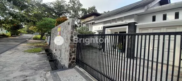 image RUMAH CANTIK LOKASI STRATEGIS DI PEKANBARU (1)