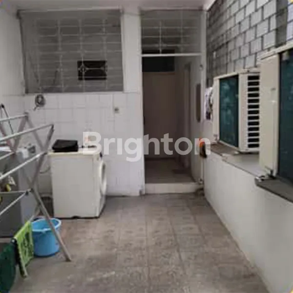 image RUMAH STRATEGIS INTERCON KEBON JERUK JAKARTA BARAT - DEKAT TAMAN, ROW JALAN 4 MOBIL! (5)