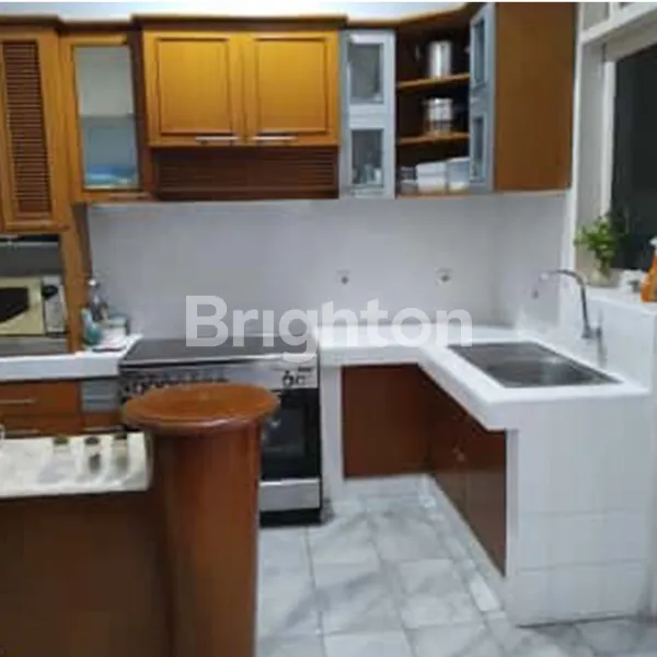 image RUMAH STRATEGIS INTERCON KEBON JERUK JAKARTA BARAT - DEKAT TAMAN, ROW JALAN 4 MOBIL! (6)