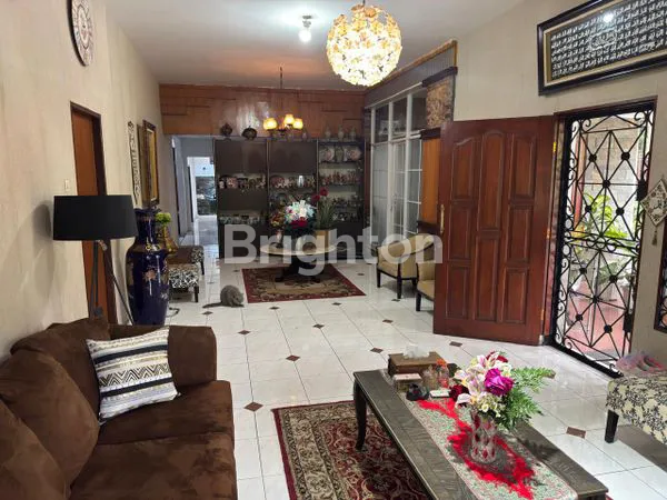 image RUMAH DENGAN PEKARANGAN YANG LUASA (2)