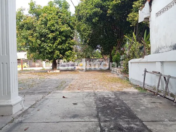 image RUMAH DI JALAN NIAS LOKASI STRATEGIS  (4)