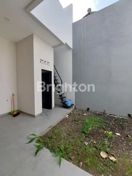 image RUMAH BARU GRESS SIAP HUNI MURAH 2 LANTAI DARMO PERMAI SURABAYA BARAT DEKAT HR MUHAMMAD, MAYJEN SUNGKONO, KUPANG INDAH (6)