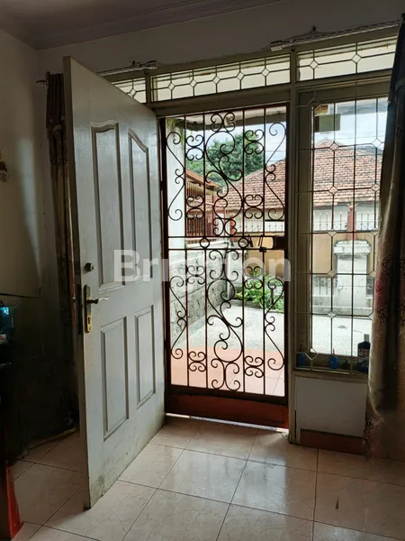 image RUMAH TINGGAL MEWAH NYAMAN DAN ASRI DI PASIR SALAM (3)