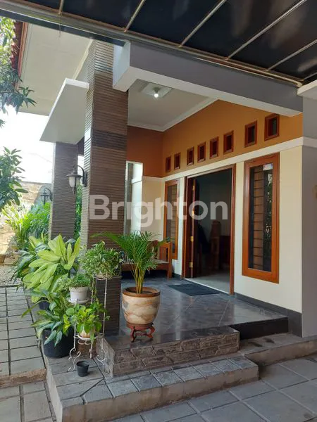 image RUMAH CANTIK TERAWAT DEKAT EXIT TOL GAYAMSARI (1)
