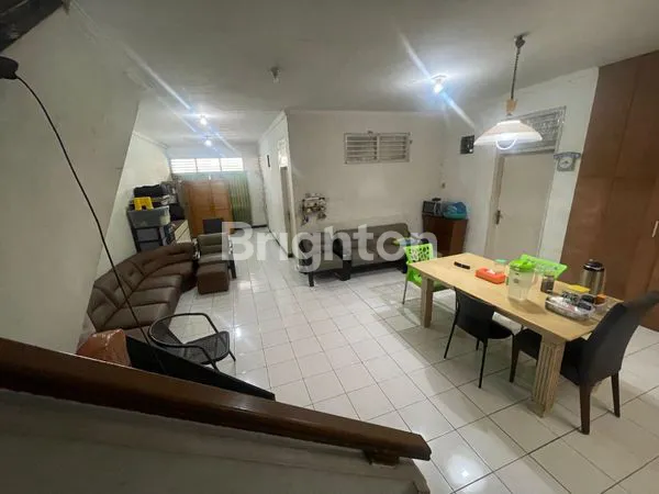 image RUMAH DI DARMO PERMAI SELATAN (4)