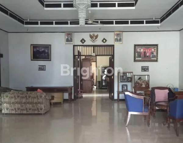 image RUMAH KLASIK ASRI GAJAHAN LUAS AREA TENANG (3)