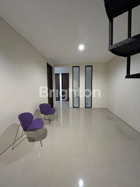 image RUMAH 2,5 LANTAI MINIMALIS TAMAN PUSPA RAYA CITRALAND DEKAT PASAR MODERN (2)