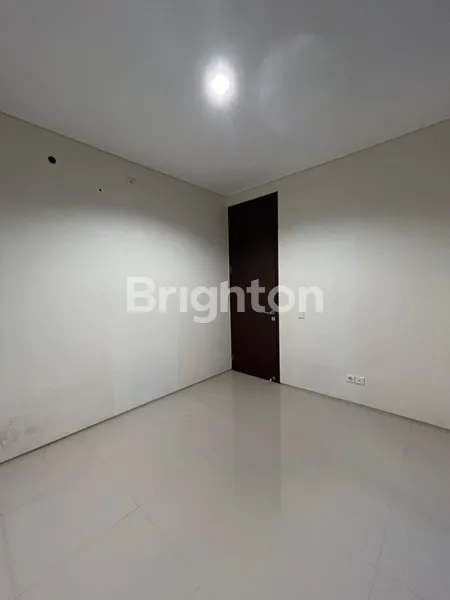 image RUMAH 2,5 LANTAI MINIMALIS TAMAN PUSPA RAYA CITRALAND DEKAT PASAR MODERN (4)