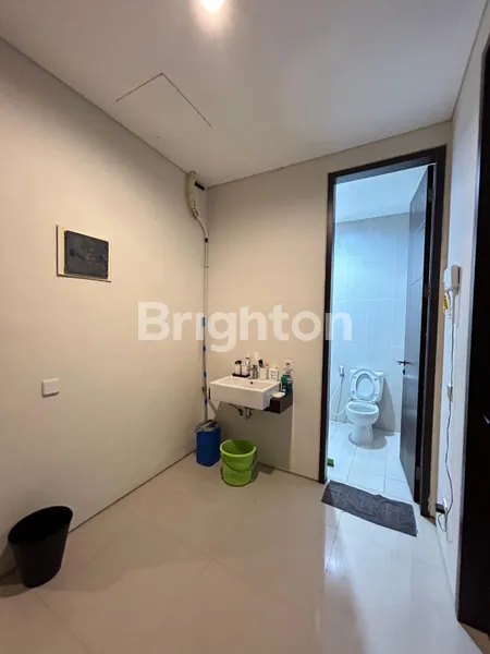 image RUMAH 2,5 LANTAI MINIMALIS TAMAN PUSPA RAYA CITRALAND DEKAT PASAR MODERN (6)