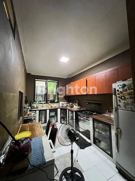 image RUMAH BESAR STRATEGIS TEBET BARAT – JAKARTA SELATAN (6)
