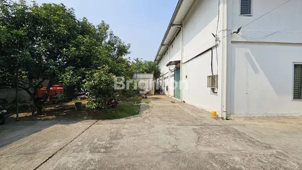 image PABRIK 2 LANTAI DI KALIDERES, LT 1360M², SHM (1)