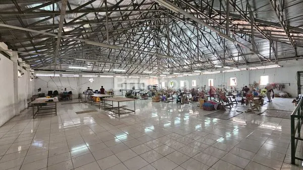 image PABRIK 2 LANTAI DI KALIDERES, LT 1360M², SHM (2)