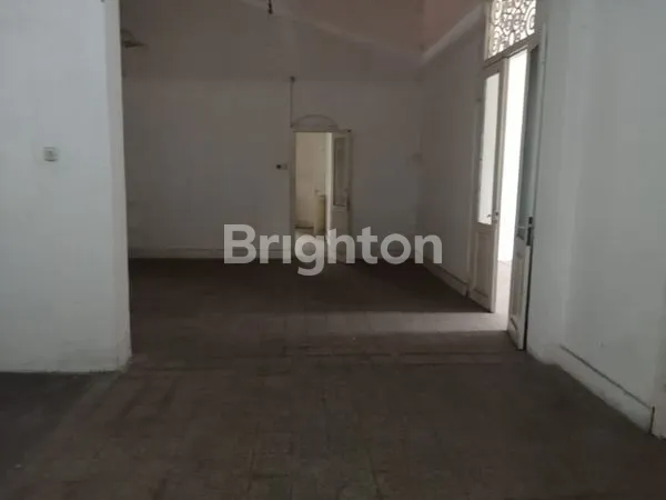 image RUMAH DI JALAN NIAS LOKASI STRATEGIS  (4)