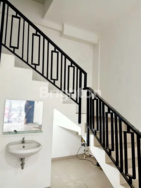 image RUKO BARU JELAMBAR 4.5 LANTAI ( HOOK ) COCOK UNTUK PERKANTORAN DAN USAHA LAINNYA (6)