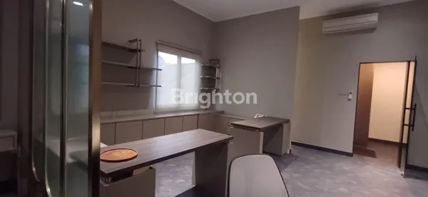 image DISEWAKAN RUANG KANTOR LOKASI SISI JALAN UTAMA PAKUBUWONO (4)