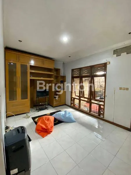 image DIJUAL/SEWAKAN RUMAH 2 LANTAI DI PERUMAHAN PESONA KEMAKMURAN DEPOK (3)