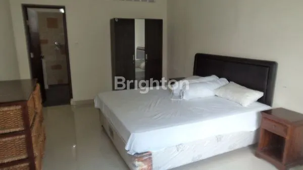 image RUMAH CANTIK FULLY FURNISHED DI KEROBOKAN, LT 135M² (7)