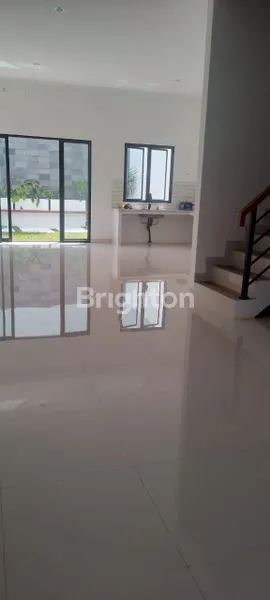 image RUMAH MEWAH BARU DUA LANTAI JALAN LEBAR (8)