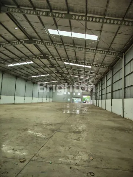 image GUDANG EKS PABRIK 2 LANTAI DI KNIC KARAWANG (7)