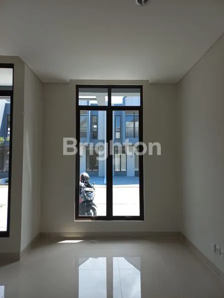 image RUMAH TINGGAL DI PARAMOUNT PETALS, DEKAT KARAWACI TANGERANG (8)
