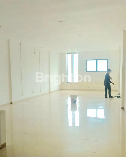 image DI BAWAH HARGA PASAR RUKO SIAP PAKAI 225 M2, 3 LANTAI, AREA PERBANKAN DAN KOMERSIAL, MAINROAD PADALARANG, DEKAT KBP DAN TOL (3)