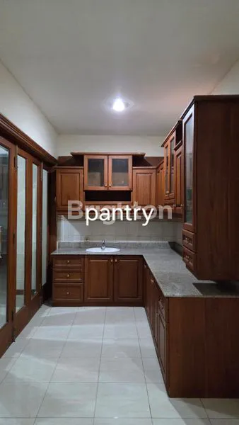 image DISEWAKAN RUMAH TERAWAT DEKAT UBAYA (5)