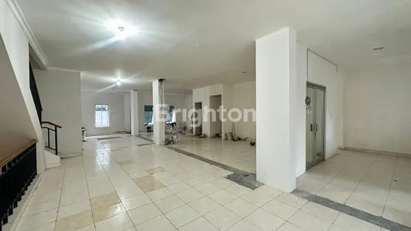 image RUKO 3 LANTAI PDA GANDENG 2 UNIT RUKO, LOKASI PREMIUM DI GADING SERPONG (3)