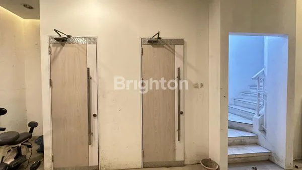 image RUKO 3 LANTAI PDA GANDENG 2 UNIT RUKO, LOKASI PREMIUM DI GADING SERPONG (2)