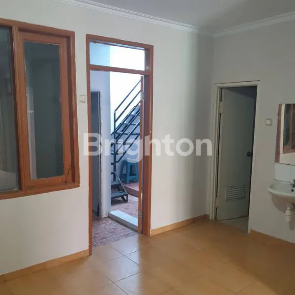image RUMAH 2.5 LANTAI SIAP HUNI DI PERUMAHAN GADING ARCADIA, KELAPA GADING-JAKARTA UTARA (4)
