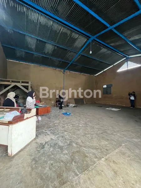 image GUDANG LUAS 300M² DI JALAN UTAMA, BEBAS BANJIR (7)