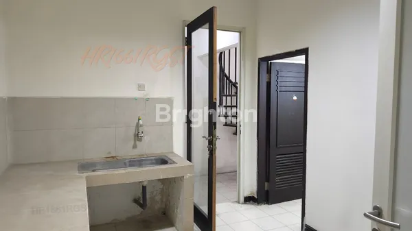 image RUMAH REGENCY 21 COCOK BUAT GUDANG ONLINE SHOP (4)