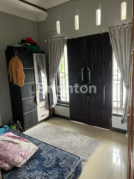 image RUMAH MEWAH DI PERUM SAMARINDA CITY DEKAT DENGAN RUMAH SAKIT MOEIS (6)