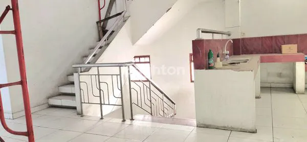 image RUKO STRATEGIS 450 M2, SHM, 3 TINGKAT, MAINROAD MOCH TOHA DEKAT KURDI, SIAP USAHA\N (3)